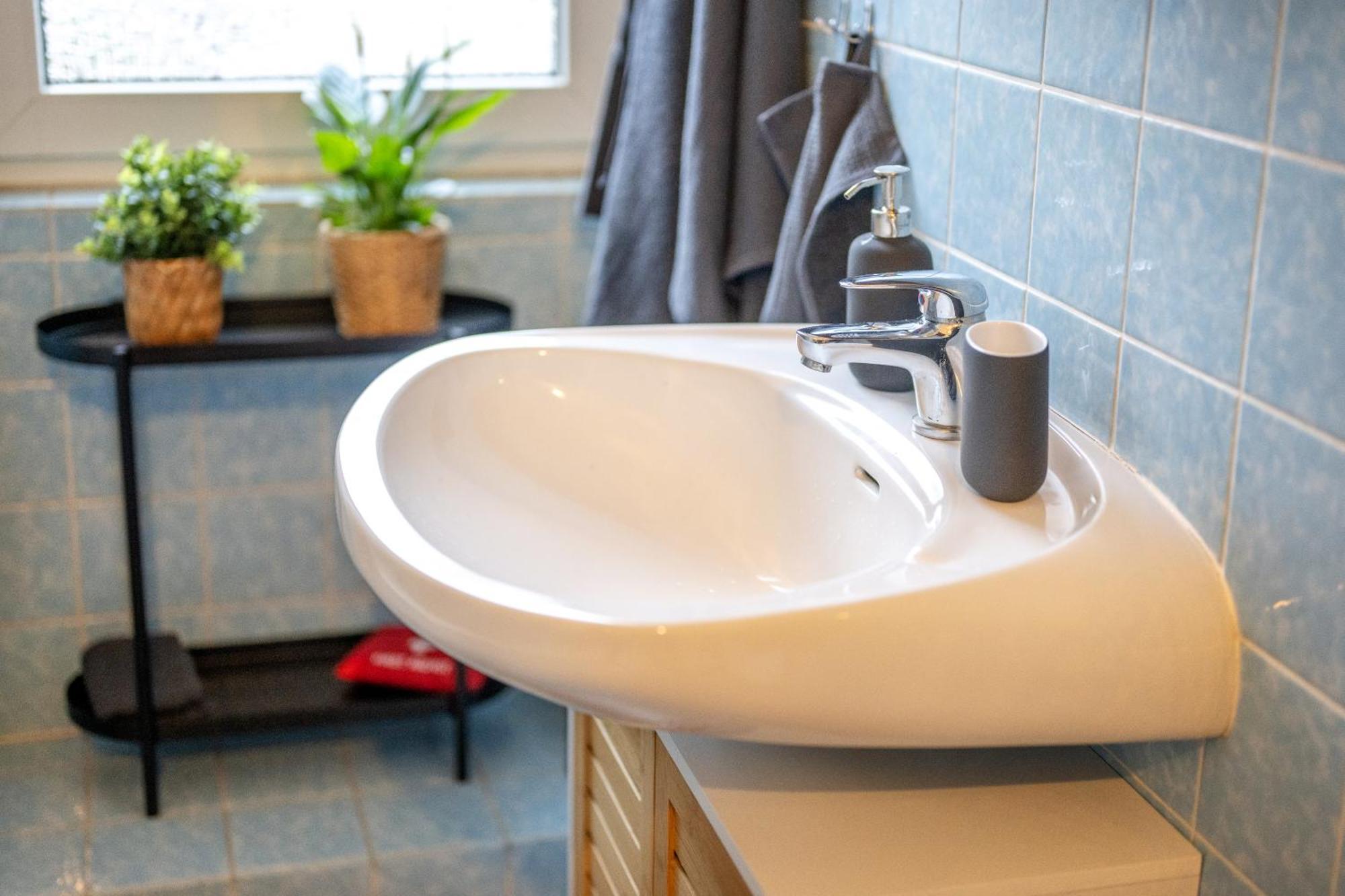 Suedstadt-oase 1 Komfort Mit 2 Sz Und Balkon * Koblenz (Rhineland-Palatinate)